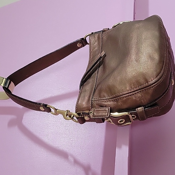 Coach Y2K Copper Leather Zoe shoulder π§‘π€π bagDimensions 9 in X 6.5 in X 3in - Picture 3 of 17